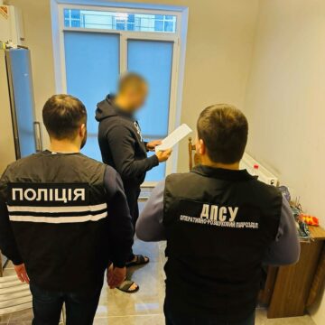 Прикарпатець разом зі спільниками організували незаконний трансфер військовозобов’язаних через кордон