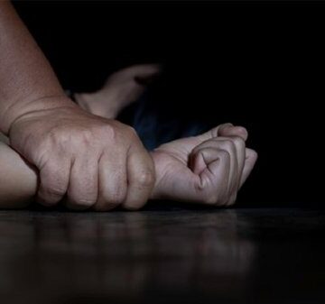 Прикарпатця засудили на 13 років за зґвалтування доньки Прикарпатця засудили на 13 років за зґвалтування доньки