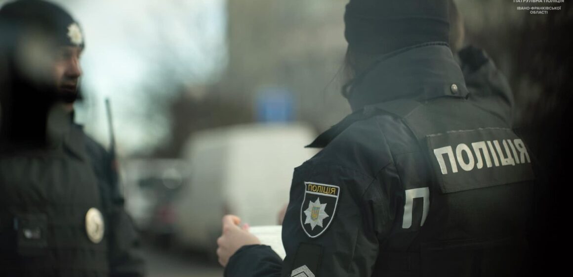 Водій, аби уникнути адміністративної відповідальності, пропонував патрульним хабар у сумі 500 гривень