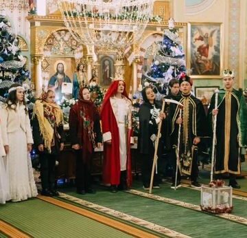 Калуський театр пісні «Гармонія» наколядував у храмах понад 50 тис. гривень для військовослужбовців