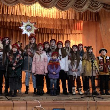 У Кутах відбулася благодійна коляда “Засіяла Зірка Ясна”