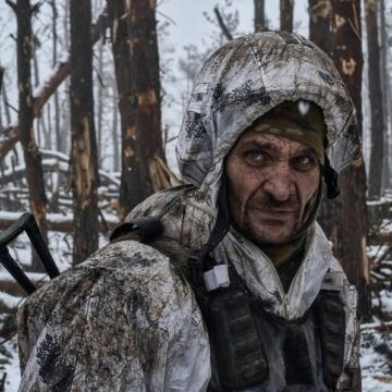 “Тридцять годин на нулі з піхотою”: український фотограф показав реальні будні військових прикарпатської “десятки” (ФОТО)
