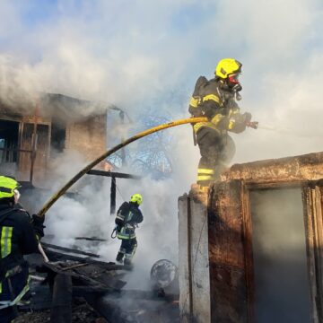 Рятувальники ліквідували пожежу  комплексу господарських споруд в Лисецькій ТГ