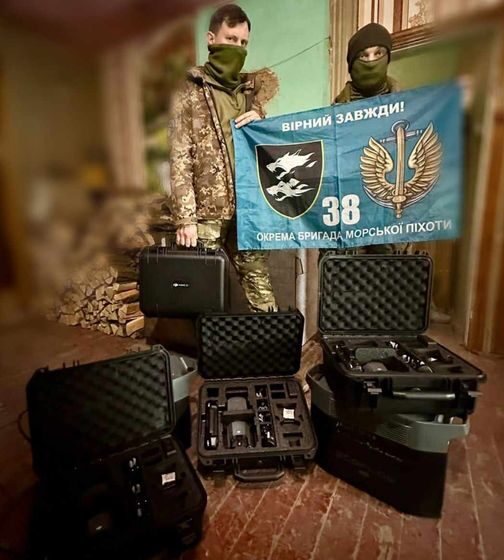 З Івано-Франківська морським піхотинцям передали 4 мавіки і дві зарядні станції