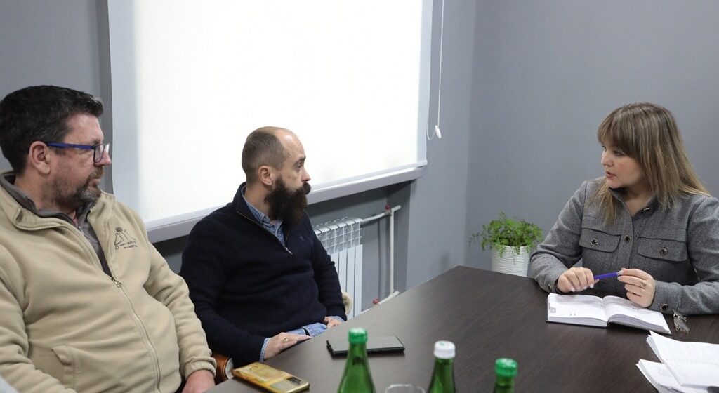 Французькі волонтери допоможуть забезпечити заклади охорони здоров’я області препаратами та меблями