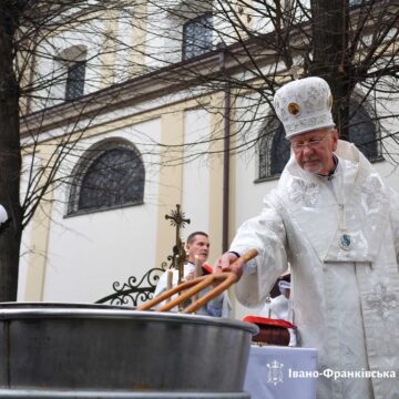 На Майдані Шептицького Митрополит Володимир звершив Чин йорданського освячення води