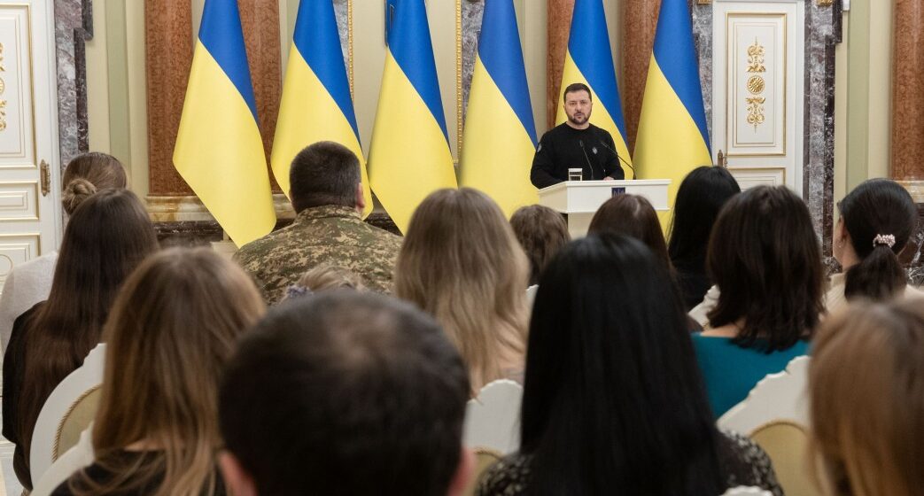 Прикарпатський військовий зі 128 ОГШБр отримав сертифікат на квартиру з рук Президента України