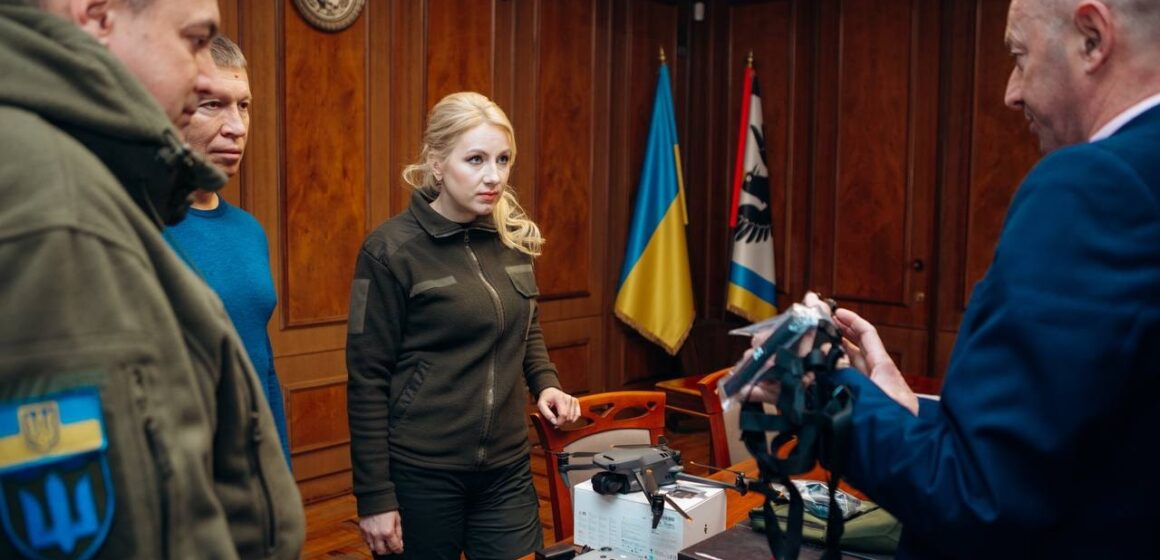 Бійцям 102 бригади передали прилади нічного бачення та “мавік”