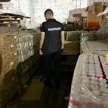 Коломиянин збував алкоголь з підробленими акцизними марками: прикарпатські поліцейські завершили досудове розслідування у справі