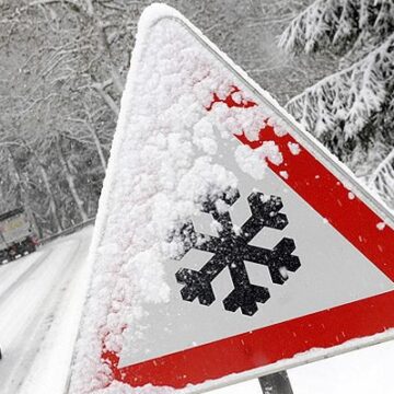 Прикарпатців попереджають про можливі ускладнення руху та дорогах краю