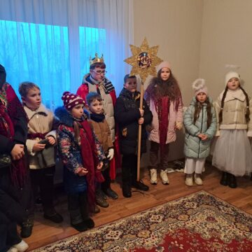 Парафіяльна молодь Ямниці колядувала на потреби ЗСУ