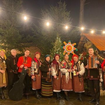 100 тис 610 грн 200 євро і 100 доларів зібрали на благодійній коляді у Яремче