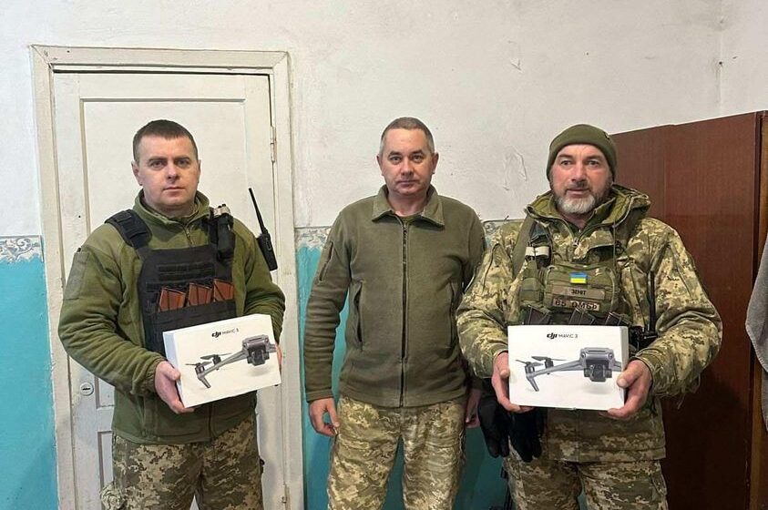 Посилення оборони: зі Дзвиняцької громади полетіли на фронт ще дві «пташки»