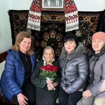Нагодувала понад 120 весіль: досвідчена кухарка Юстина Гринишин з Богородчанщини відзначила 95-й ювілей