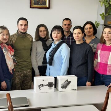 Із Дзвиняцької громади передали на фронт чергову партію безпілотників (ФОТОФАКТ)