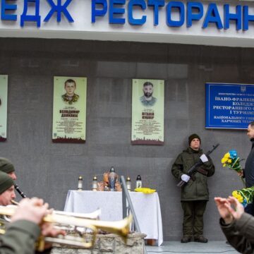 В Івано-Франківську відкрили анотаційну дошку полеглому «едельвейсу» Віталію Кушніру
