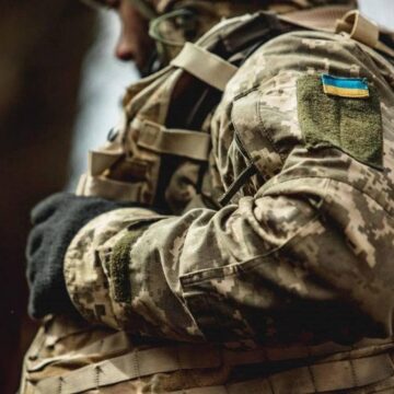 На амуніцію та лікування: Коломийська міська рада продовжує підтримувати воїнів фінансово