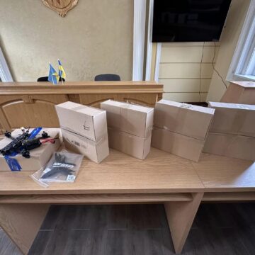 Із Надвірної передали на фронт ще 5 FPV-дронів (ФОТО)