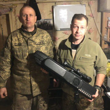 З Рогатина на фронт передали ще одну антидронову рушницю З Рогатина на фронт передали ще одну антидронову рушницю