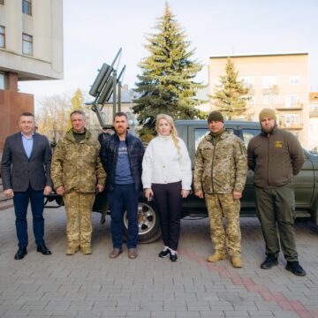 Для потреб однієї з військових частин Прикарпаття передали автомобіль з опорно-пусковою установкою (ФОТО)
