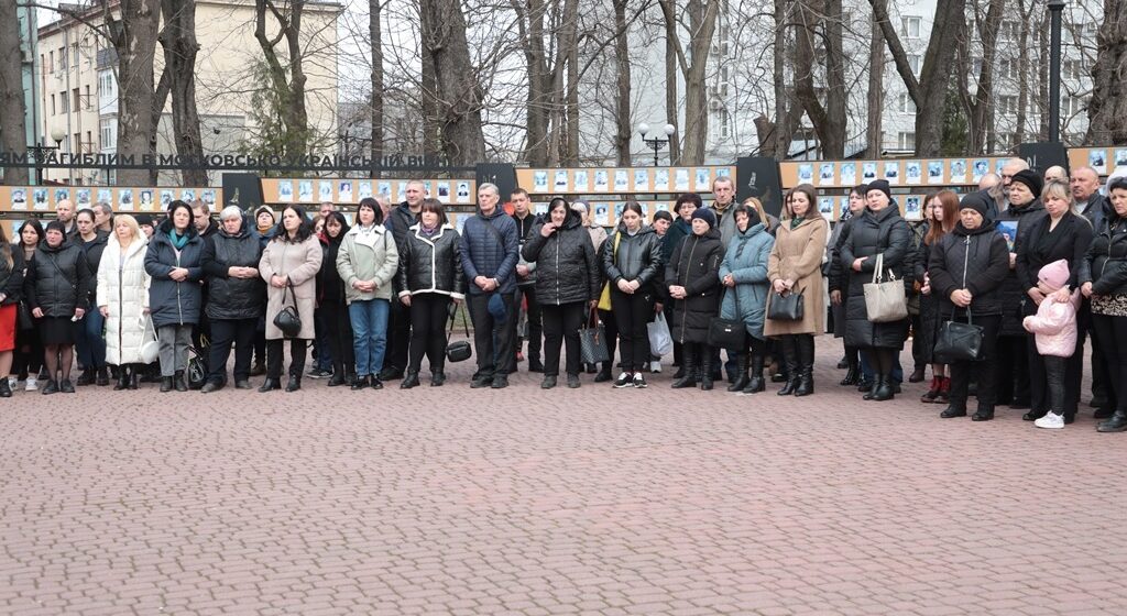 Родичам полеглих захисників з Прикарпаття вручили державні та обласні посмертні нагороди (ФОТО)