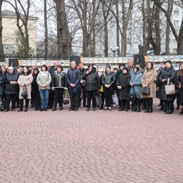 Родичам полеглих захисників з Прикарпаття вручили державні та обласні посмертні нагороди (ФОТО)