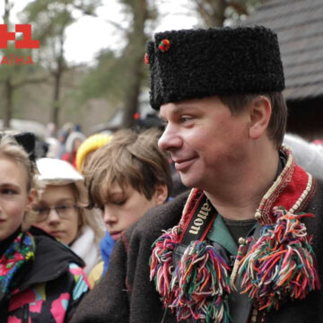 Як Дмитро Комаров із гуцулами колядував (ФОТО, ВІДЕО)