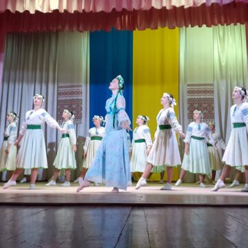 «Зацвіте калина у вільній Україні!»: у Брошнів-Осаді відбувся благодійний мистецький захід на підтримку ЗСУ