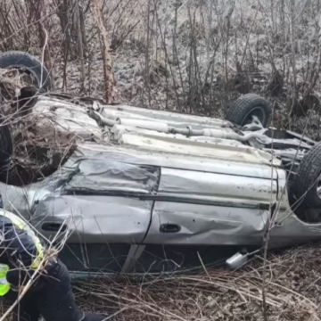 ДТП в Івано-Франківській громаді: постраждалого з автівки деблокували рятувальники