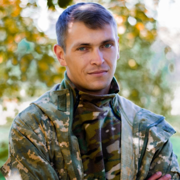 Захисника Богдана Олійника з Рожнятова нагороджено «Золотим хрестом»