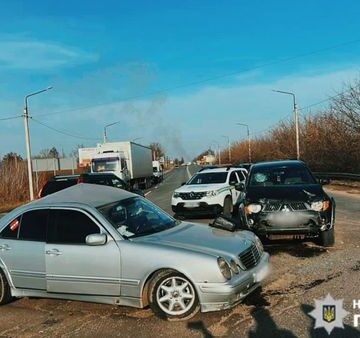 П’ятеро травмованих у результаті зіткнення двох автомобілів у Драгомирчанах