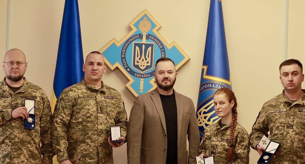 Захисники Назарій Кішак, Роман Мигаль та захисниця Оксана Рубаняк отримали відзнаки від секретаря РНБО