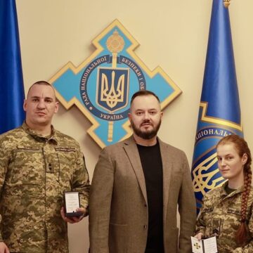Захисники Назарій Кішак, Роман Мигаль та захисниця Оксана Рубаняк отримали відзнаки від секретаря РНБО