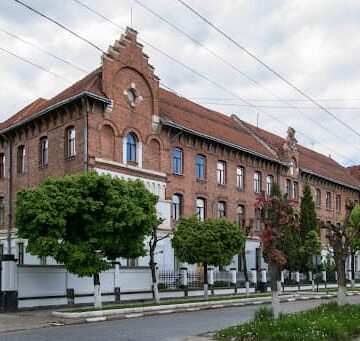 У Коломиї повернули історичну назву гімназії імені Михайла Грушевського