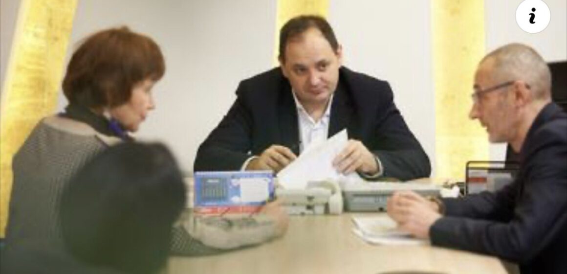 Мер Франківська провів перший у новому році прийом громадян: з якими проханнями звертались люди