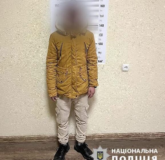 Франківські поліцейські оперативно розшукали та затримали злодія, який обікрав пасажирку автобуса