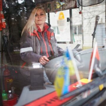 Здійснила мрію і стала водійкою тролейбуса: 35-річна мешканка Івано-Франківська Зоя Воложаніна – нарешті опанувала професію, яку обрала ще кілька років тому