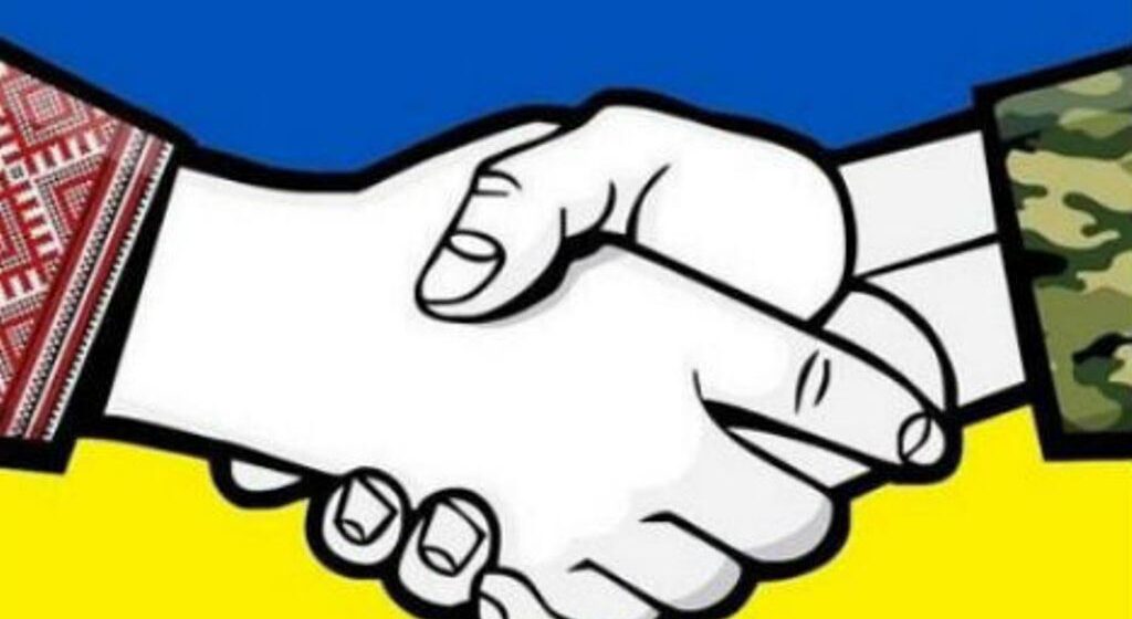 Із Надвірної доставлять на фронт ще один автомобіль, 50 дронів та Старлінки