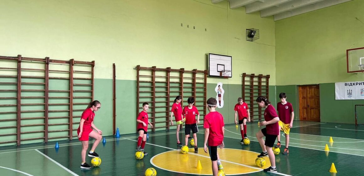 У Калуському ліцеї функціонує єдина в області інклюзивна секція з футболу (ФОТО)