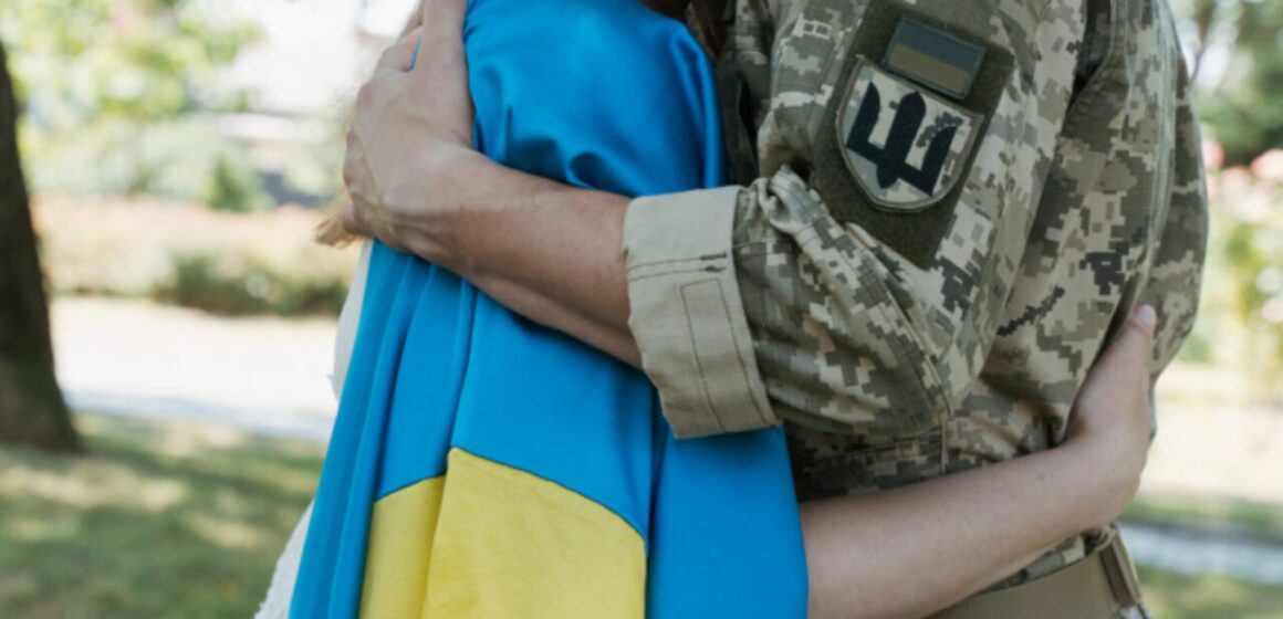 “Ти як?”: рідним ветеранів, які повернулися з фронту, дали поради, як полегшити період адаптації