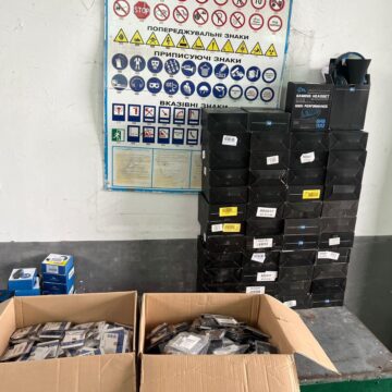 «Забув» декларувати: у мешканця Прикарпаття митники виявили понад 250 девайсів (ФОТО)