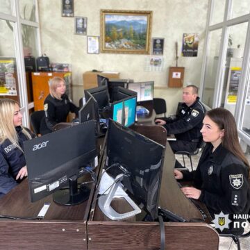 Від початку року поліцейські Прикарпаття прийняли понад 36 тисяч дзвінків від громадян