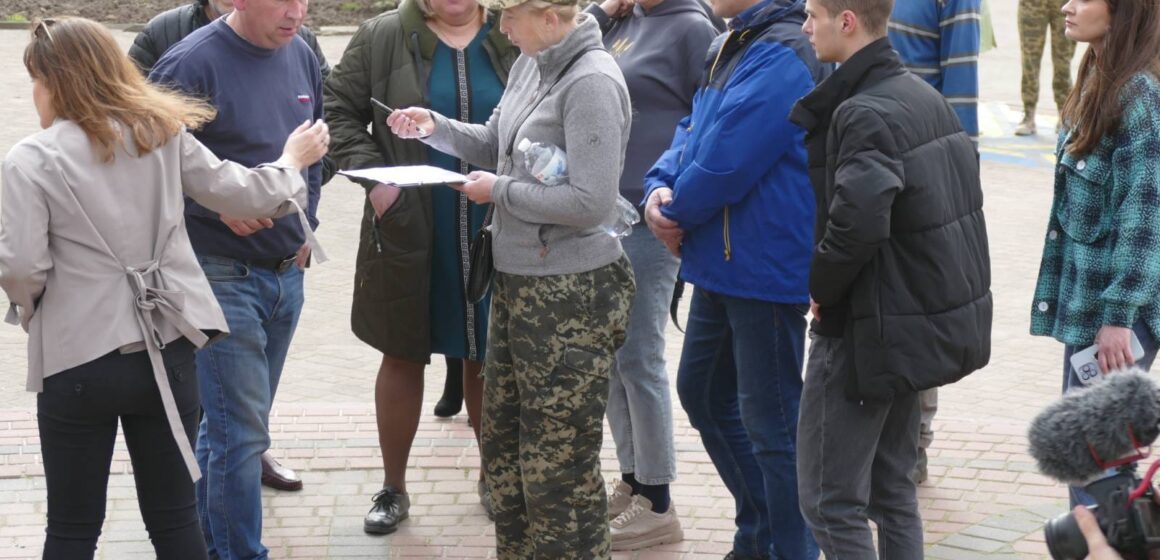 Калушани підтримали петицію до органів влади про збільшення кількості військових госпіталів на Прикарпатті