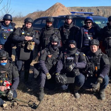 Прикарпатські сапери розмінували 515 гектарів землі на Донеччині Прикарпатські сапери розмінували 515 гектарів землі на Донеччині