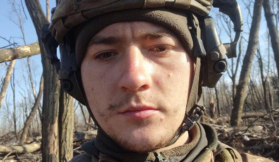 Воїн із Кутської громади Назарій Луканюк на позивний Філософ нагороджений «Золотим хрестом»