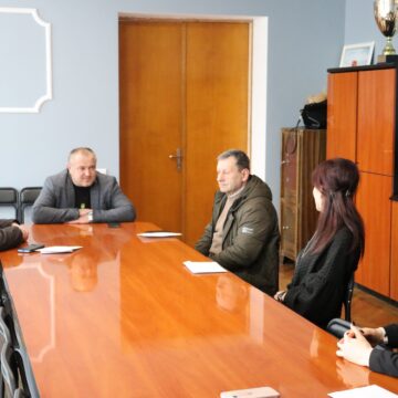 На благодійному концерті Богдана Сташківа у Долині зібрали 50 тисяч гривень для потреб захисників