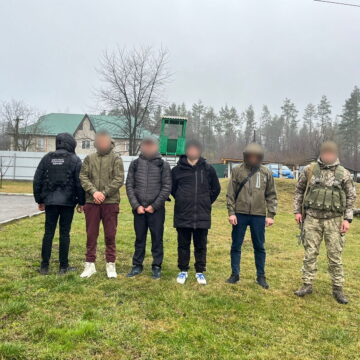 Пішки до Румунії за 5500 євро: прикордонники затримали двох прикарпатців