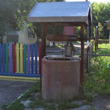 Жителів Тисмениці попереджають про шкідливу воду в деяких криницях міста Жителів Тисмениці попереджають про шкідливу воду в деяких криницях міста