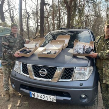 Із Надвірної передали на фронт десять FPV-дронів (ФОТО)