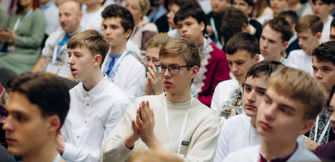 На Прикарпатті змагалися найрозумніші юні фізики зі всієї України